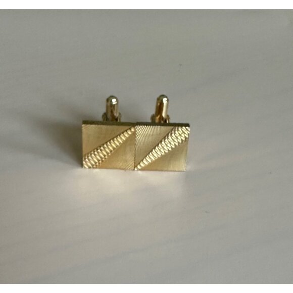 Gold-Tone Square Textured Cufflinks With Geometric Design For Men - Picture 3 of 6